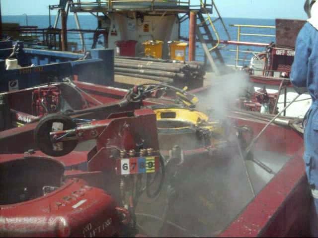 AQUAQUICK 2000 Industrial Degreaser & Oil Spill Dispersant 33 AQUAQUICK 2000 OFFSHORE MARINE Rig Weatherford Demo Australië 14