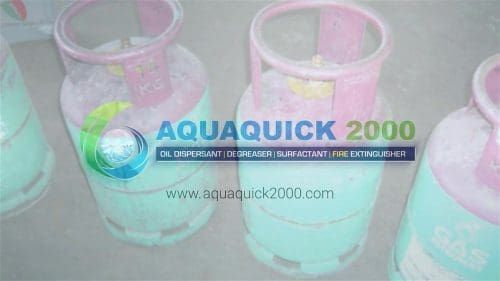 使用 AQUAQUICK 2000 进行油品清洁测试 8 用AQUAQUICK 2000清洗气瓶演示 AQUAQUICK 2000适合清洗空调过滤器的应用