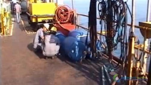 AQUAQUICK 2000 Oil spill maintenance cleanup on Rig and Deck 17