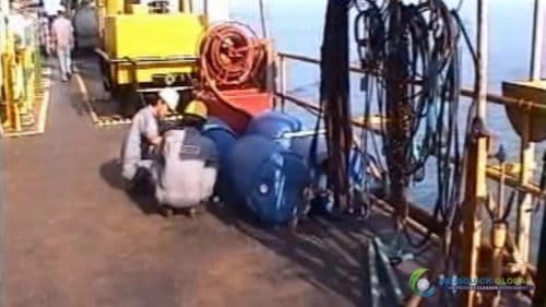 AQUAQUICK 2000 Oil spill maintenance cleanup on Rig and Deck 18