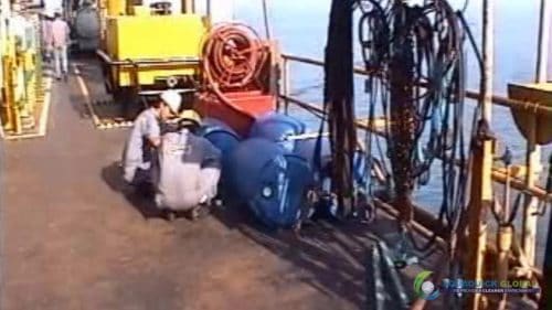 AQUAQUICK 2000 Oil spill maintenance cleanup on Rig and Deck 19