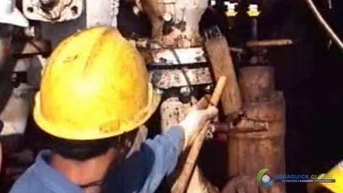 AQUAQUICK 2000 Oil spill maintenance cleanup on Rig and Deck 22