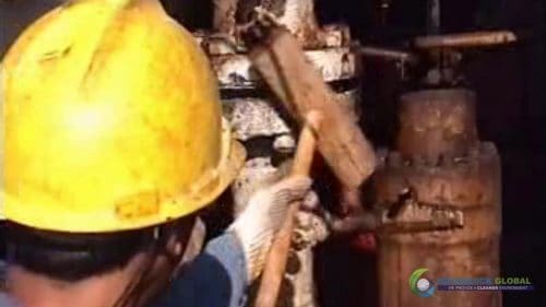 AQUAQUICK 2000 Oil spill maintenance cleanup on Rig and Deck 23