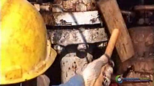 AQUAQUICK 2000 Oil spill maintenance cleanup on Rig and Deck 24