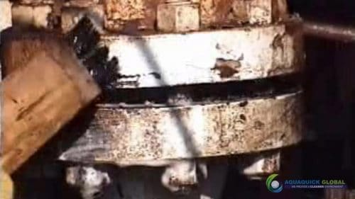 AQUAQUICK 2000 Oil spill maintenance cleanup on Rig and Deck 26