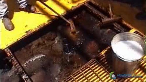 AQUAQUICK 2000 Oil spill maintenance cleanup on Rig and Deck 37
