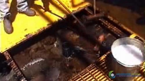 AQUAQUICK 2000 Oil spill maintenance cleanup on Rig and Deck 39