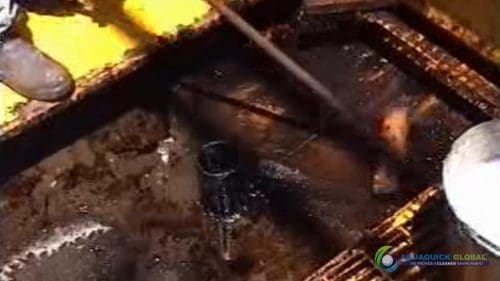 AQUAQUICK 2000 Oil spill maintenance cleanup on Rig and Deck 40