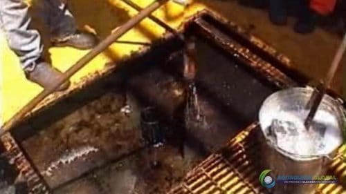 AQUAQUICK 2000 Oil spill maintenance cleanup on Rig and Deck 52