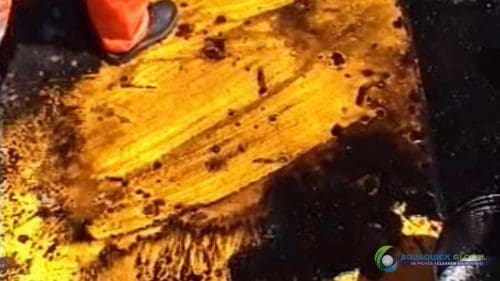 AQUAQUICK 2000 Oil spill maintenance cleanup on Rig and Deck 67