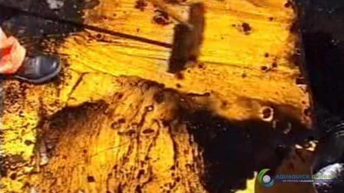 AQUAQUICK 2000 Oil spill maintenance cleanup on Rig and Deck 82