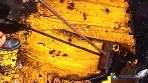 AQUAQUICK 2000 Oil spill maintenance cleanup on Rig and Deck 83