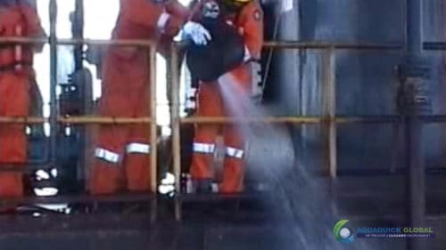AQUAQUICK 2000 Sea Oil Spill Rig Cleaning Demo 1 029