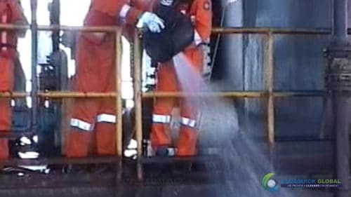 AQUAQUICK 2000 Sea Oil Spill Rig Cleaning Demo 1 030