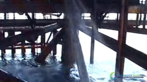 AQUAQUICK 2000 Sea Oil Spill Rig Cleaning Demo 1 032