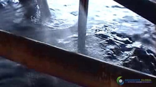 AQUAQUICK 2000 Sea Oil Spill Rig Cleaning Demo 1 033