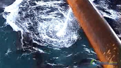 AQUAQUICK 2000 Sea Oil Spill Rig Cleaning Demo 1 058