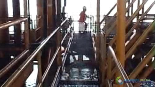 "AQUAQUICK 2000" naftos išsiliejimo jūroje platformos valymo demonstracinė versija 2 060