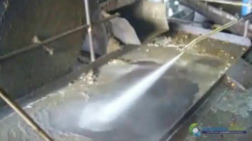 AQUAQUICK 2000 Sime Darby Cleanup Demo 034