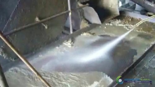 AQUAQUICK 2000 Sime Darby Cleanup Demo 037