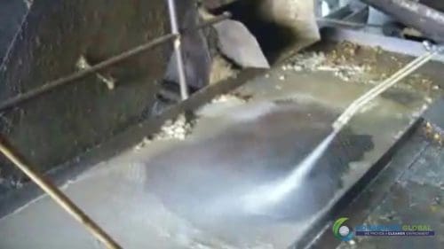 AQUAQUICK 2000 Sime Darby Cleanup Demo 043