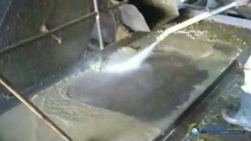 AQUAQUICK 2000 Sime Darby Cleanup Demo 044