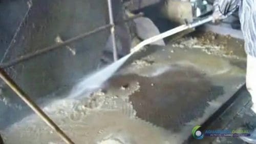 AQUAQUICK 2000 Sime Darby Cleanup Demo 046