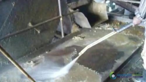 AQUAQUICK 2000 Sime Darby Cleanup Demo 048