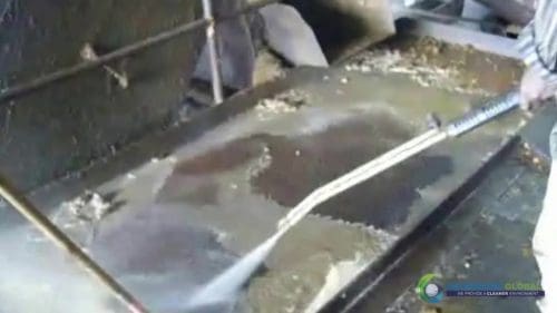 AQUAQUICK 2000 Sime Darby Cleanup Demo 049