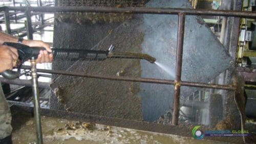 AQUAQUICK 2000 Sime Darby Cleanup Demo 057