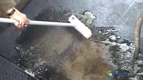 AQUAQUICK 2000 Surface Oil Spill Cleaning Demo 1 24