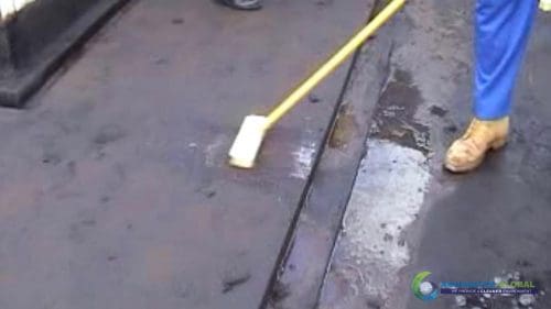 AQUAQUICK 2000 Surface Oil Spill Cleaning Demo 1 34