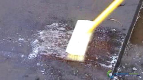 AQUAQUICK 2000 Surface Oil Spill Cleaning Demo 1 37