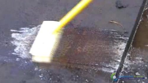 AQUAQUICK 2000 Surface Oil Spill Cleaning Demo 1 38