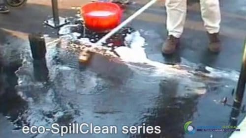 AQUAQUICK 2000 Surface Oil Spill Cleaning Demo 2 20