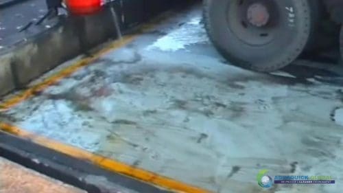 AQUAQUICK 2000 Surface Oil Spill Cleaning Demo 2 29