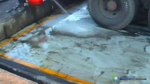 AQUAQUICK 2000 Surface Oil Spill Cleaning Demo 2 31