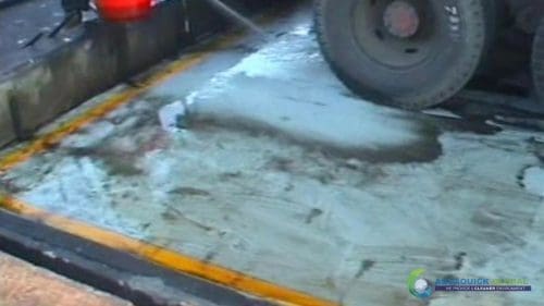 AQUAQUICK 2000 Surface Oil Spill Cleaning Demo 2 32