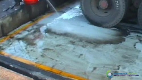 AQUAQUICK 2000 Surface Oil Spill Cleaning Demo 2 33