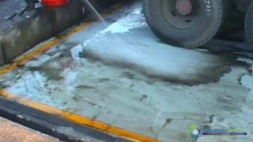 AQUAQUICK 2000 Surface Oil Spill Cleaning Demo 2 34