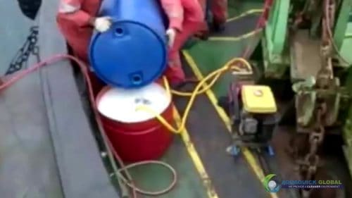 AQUAQUICK 2000 curățarea deversărilor de petrol în orașul Cebu 058