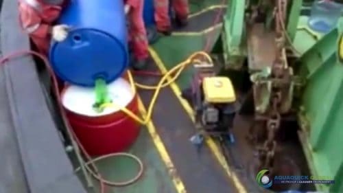 AQUAQUICK 2000 curățarea deversărilor de petrol în orașul Cebu 061