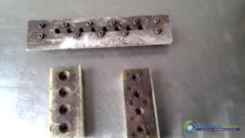 Oil and Grease stained components cleaned with AQUAQUICK 2000 47