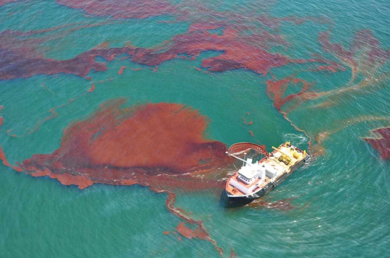 Global Sea Spills are Transforming the ocean 2 Deversarea globală a mării