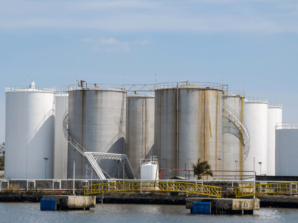 Sludge Removal from Fuel Tank